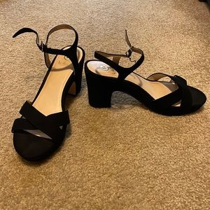 Gorgeous black sandals